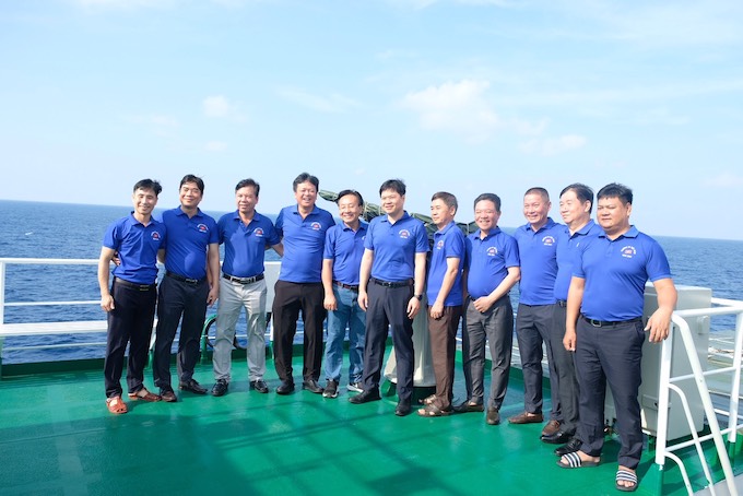 HLV Chu Đình Nghiêm và các thành viên của đoàn Hải Phòng. Ảnh: Văn Hoàn