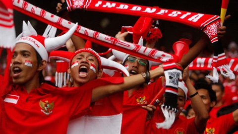 CĐV Indonesia bất ngờ nhắc tới Việt Nam sau trận thua Qatar