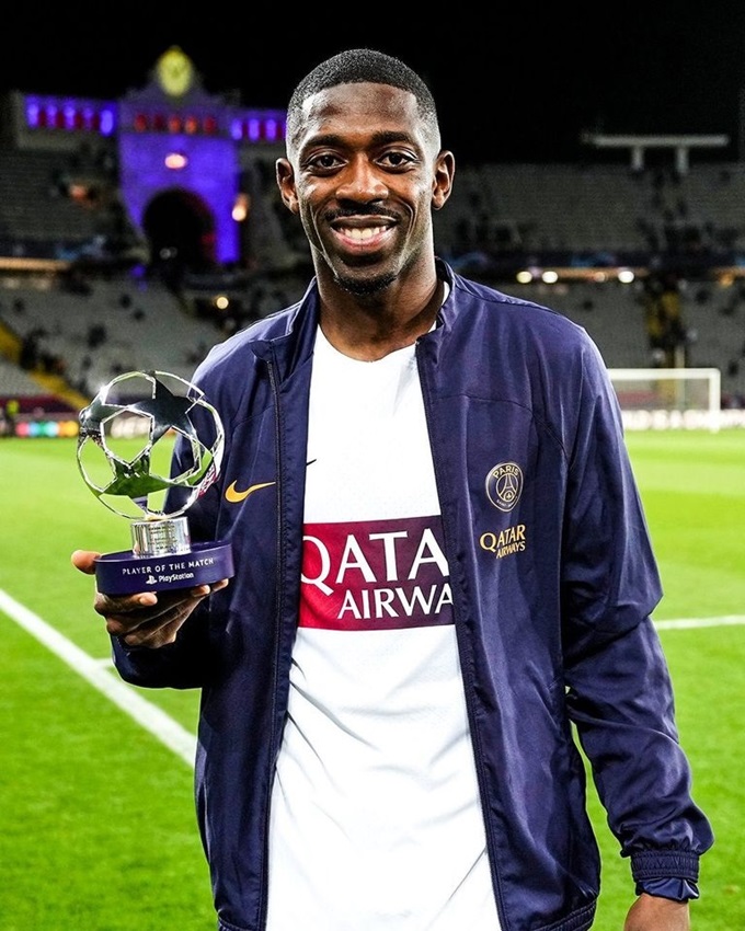 Dembele nhận giải thưởng "Cầu thủ xuất sắc nhất trận đấu"