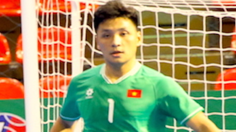 'Người nhện' của ĐT futsal Việt Nam đã có 1 trận đấu xuất sắc