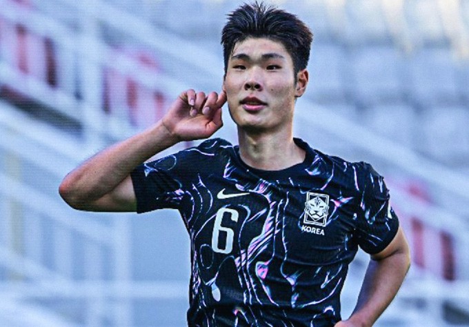 Lee Young Jin lập cú đúp giúp U23 Hàn Quốc đánh bại U23 Trung Quốc 