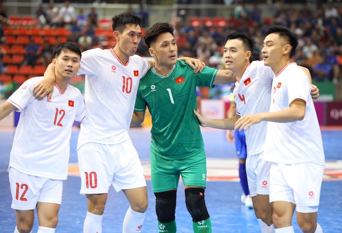 Niềm vui của tuyển Việt Nam khi có bàn gỡ hoà ở đầu hiệp 2. Ảnh: Phan Hồng