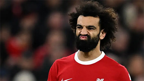 Vì sao Salah phải dự bị trước Fulham?