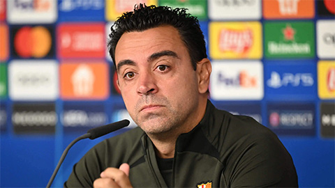 Xavi ở lại Barca 