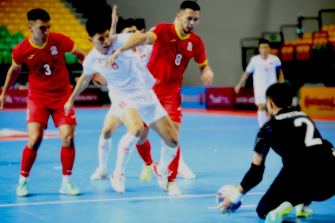 ĐT futsal Việt Nam thua Kyrgyzstan trong trận tranh vé dự World Cup futsal. Ảnh: Phan Hồng 
