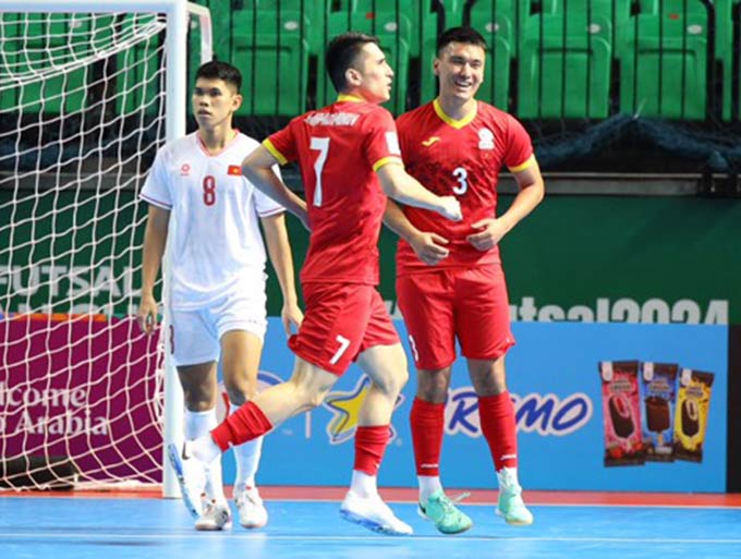 Đội thua chung cuộc cay đắng trước Kyrgyzstan và bị loại - Ảnh: Phan Hồng