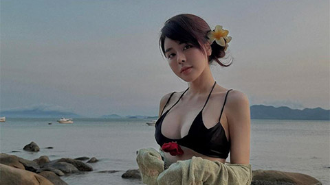 Bạn gái Văn Thanh diện bikini khoe hình xăm ở vị trí gợi cảm