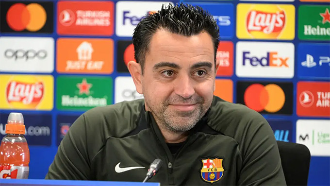 Xavi đồng ý ở lại vì cho rằng các cầu thủ, CĐV và lãnh đạo Barca đều muốn như vậy