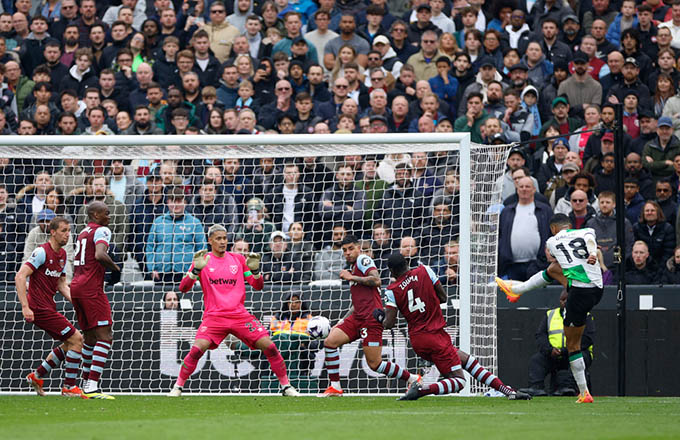 Gakpo đóng góp lớn vào bàn thắng thứ 2 của Liverpool nhưng CLB này không thể thắng West Ham