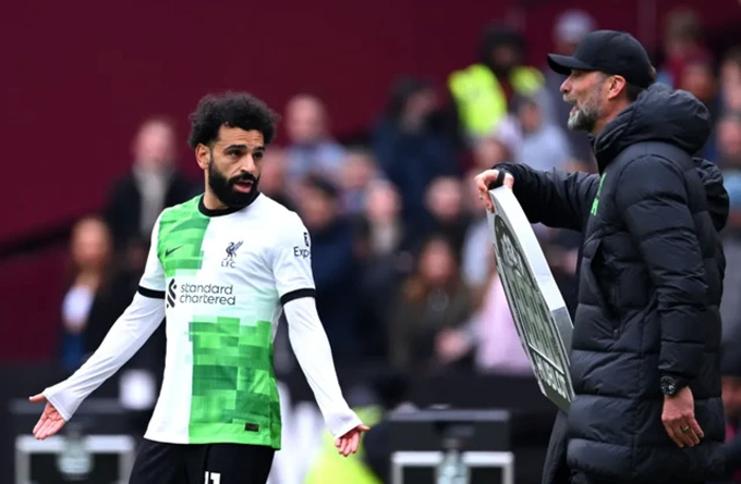 Salah cãi nhau tay đôi với Klopp, khiến tình hình của Liverpool thêm loạn