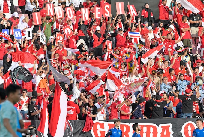 CĐV Indonesia áp đảo trên khán đài để cổ vũ đội nhà. Ảnh: AFC