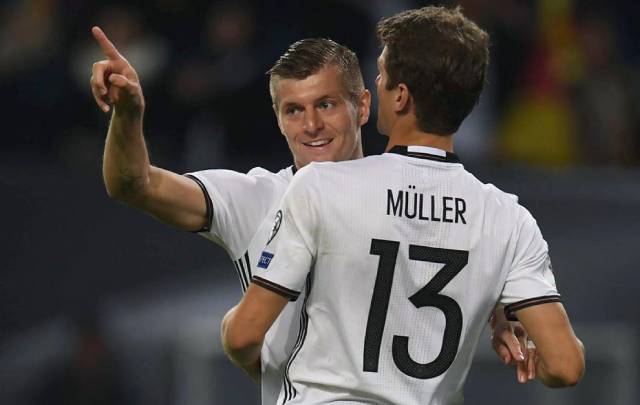 Kroos và Muller đã quá hiểu nhau