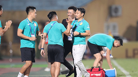 HLV Vũ Hồng Việt không vội mơ vô địch V.League dù thắng 'chung kết sớm'