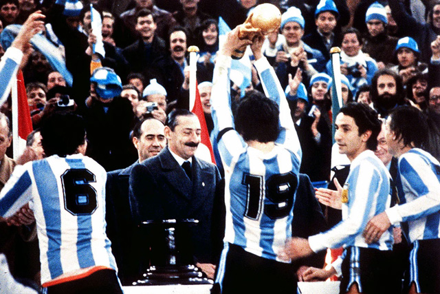 Menotti giúp Argentina lần đầu vô địch thế giới vào năm 1978