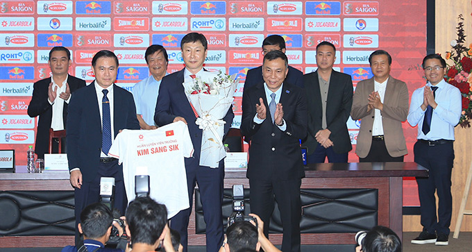 HLV Kim Sang Sik chỉ tuyển chọn những cầu thủ có phong độ cao ở thời điểm hiện tại 
