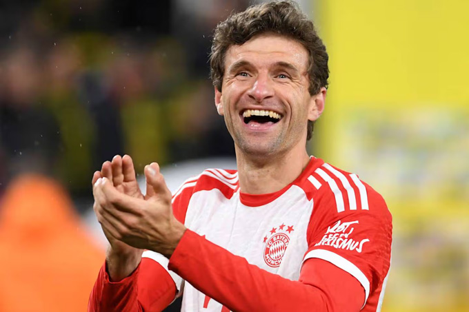  Muller có thể sẽ làm HLV kiêm cầu thủ tại Bayern