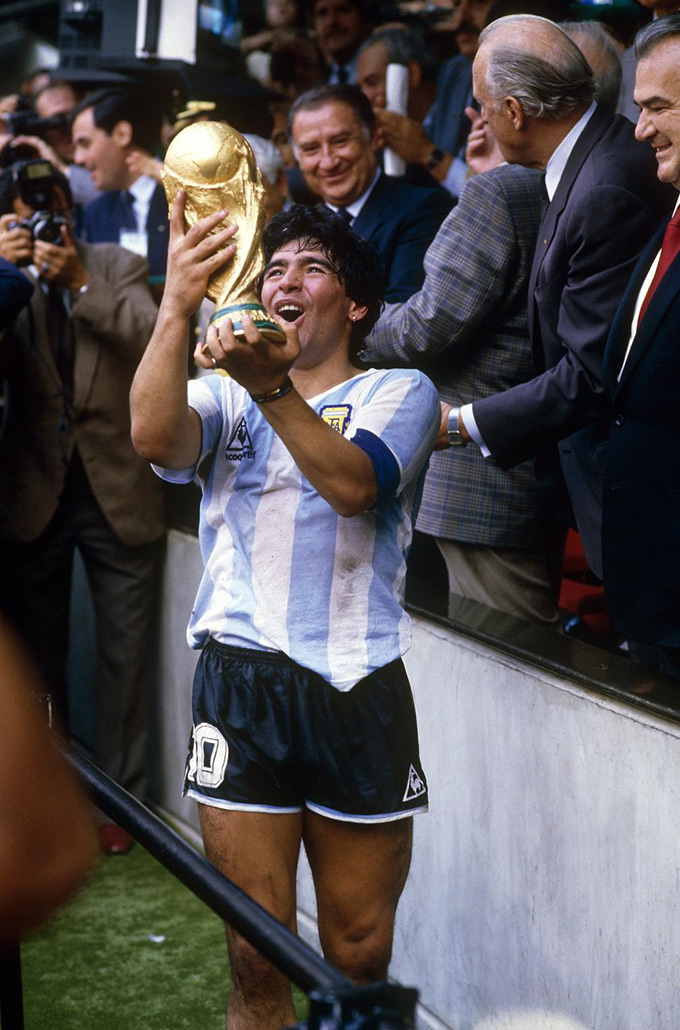"Cậu bé vàng" Maradona vô địch World Cup 1986