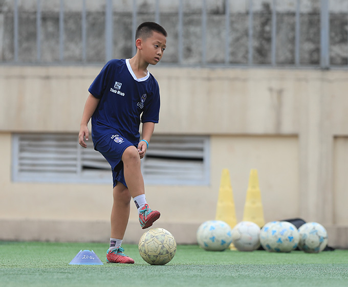 Thành Minh thay đổi, trưởng thành và cứng cáp hơn sau 1 năm được học hành, ăn tập tại Trung tâm đào tạo bóng đá Bắc Giang