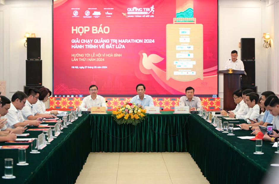 Báo Nông nghiệp Việt Nam phối hợp UBND tỉnh Quảng Trị tổ chức họp báo trước giải chạy vào chiều 27/5 - Ảnh: Tùng Đinh.