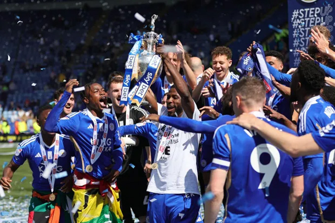 Leicester giành quyền thăng hạng lên Premier League sau khi vô địch giải hạng Nhất Anh