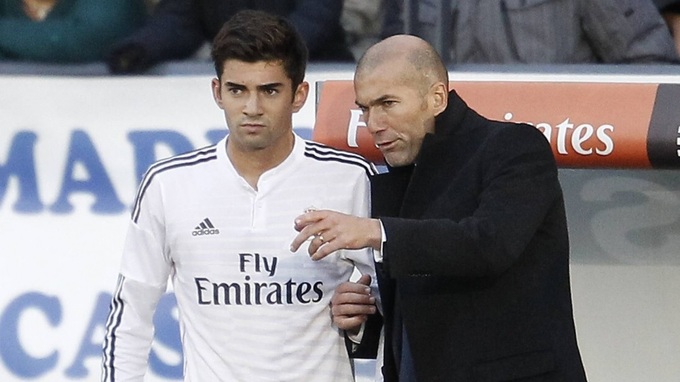 Cậu cả Enzo là người đầu tiên của nhà Zidane rời Real Madrid.
