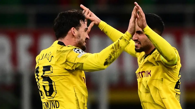 Dortmund vượt qua vòng bảng Champions League với ngôi đầu