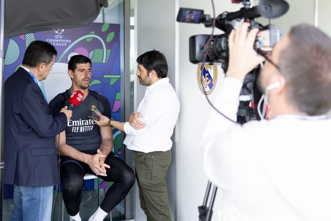 Thủ thành số một của Real Madrid tin rằng áp lực chỉ giúp anh chơi tốt hơn.