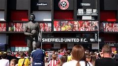 Sheffield United ‘tan đàn xẻ nghé’ sau khi xuống hạng