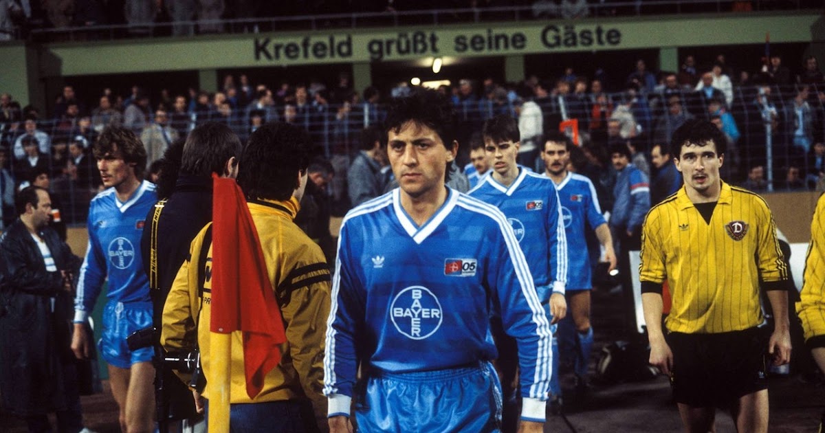 Đội Dynamo Dresden của Hans-Juergen Doerner thắng 2-0 trong trận lượt đi gặp Bayer Uerdingen