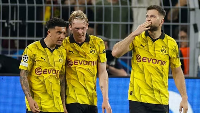 Dortmund nói riêng, bóng đá Đức nói chung có một năm trỗi dậy