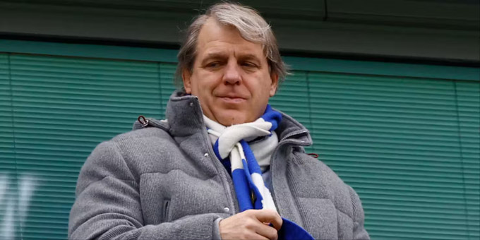 Chelsea là một trong ba CLB đứng về phía Man City