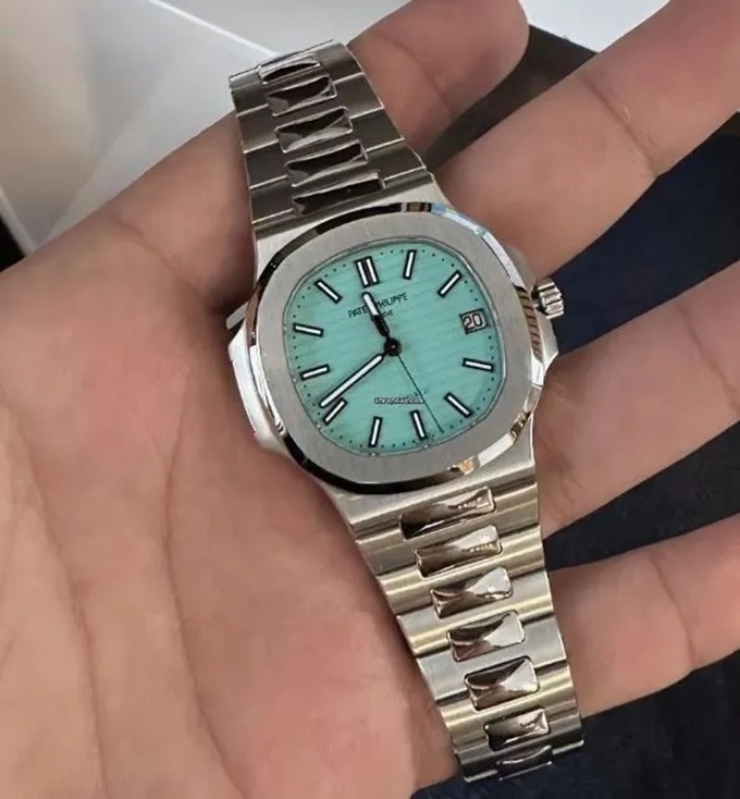 Chiếc đồng hồ này có giá khởi điểm là 45.000 bảng