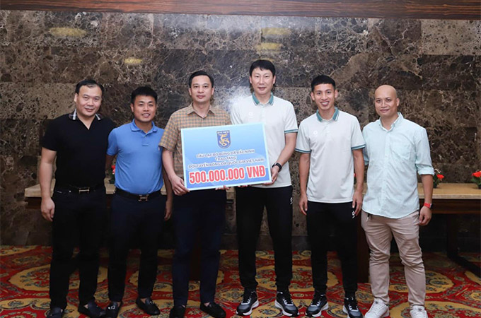 ĐT Việt Nam được CLB Bắc Ninh thưởng 500 triệu đồng - Ảnh: VFF 