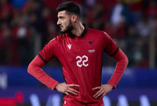 1. Armando Broja (Albania): Sự nghiệp của Broja đang có dấu hiệu chững lại thời gian qua. Tiền đạo người Albania cần màn thể hiện chói sáng ở EURO 2024 để lấy lại năng lượng trước mùa giải mới. Nhưng có một điều chắc chắn là anh  không còn tương lai ở Chelsea.