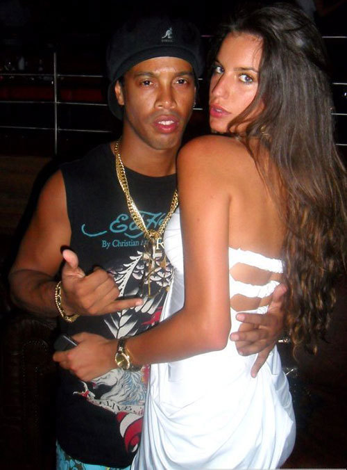 Phụ nữ mê Ronaldinho ở khả năng quan hệ liên tục không cần nghỉ
