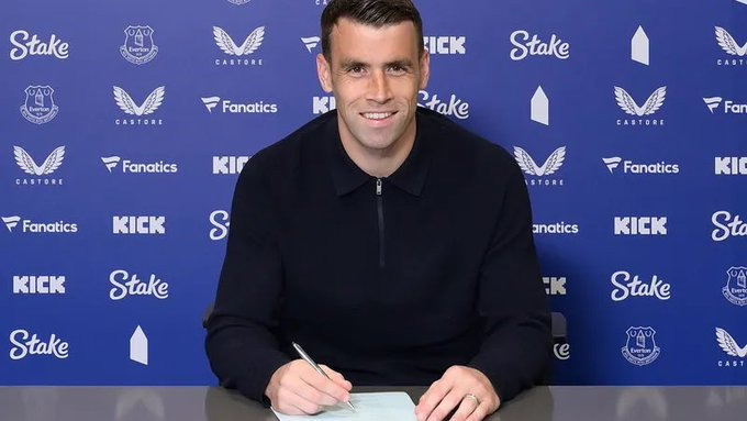 Coleman gắn bó với Everton thêm 1 năm