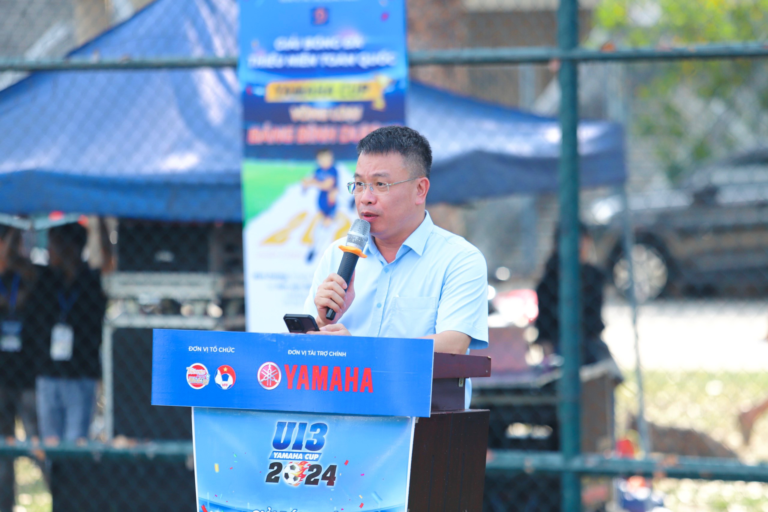 Ông Nguyễn Phan Khuê - Tổng biên tập Báo Thiếu niên Tiền phong và Nhi đồng, Trưởng Ban Tổ chức giải, phát biểu tại Lễ Khai mạc.