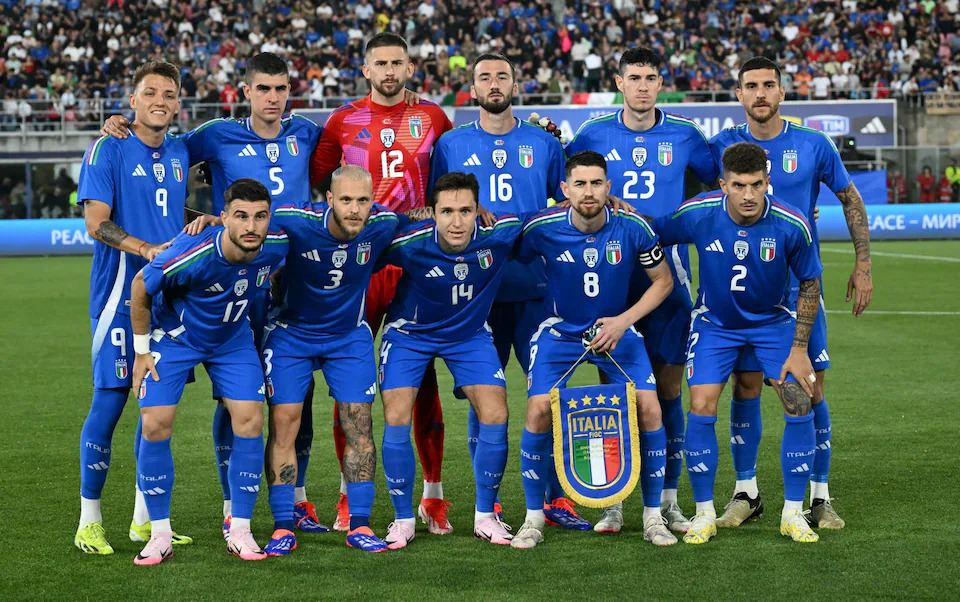 ĐT Italia nổi danh với thứ bóng đá bẩn thỉu tập thể