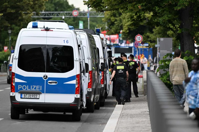 Cảnh sát Đức tiêu diệt hung thủ tấn công bằng dao