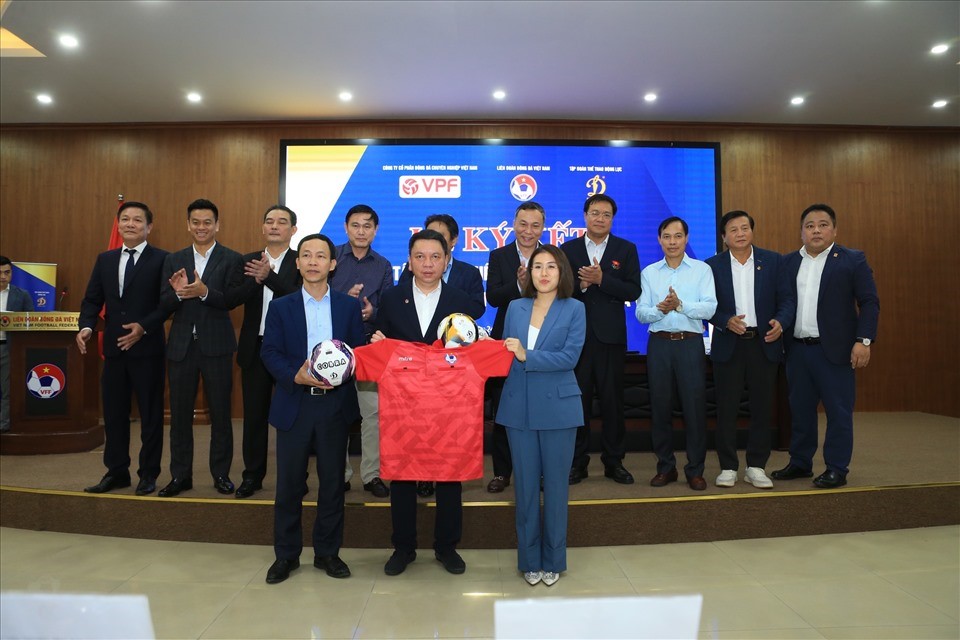 Động Lực tài trợ khoảng 90 tỉ đồng cho bao gồm cả hiện vật và tiền mặt cho bóng đá Việt Nam từ 2022 đến 2025.
