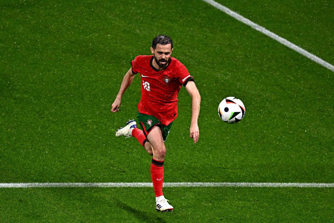 Bernardo Silva thi đấu mờ nhạt ở trận thắng nhọc của Bồ Đào Nha trước CH Séc