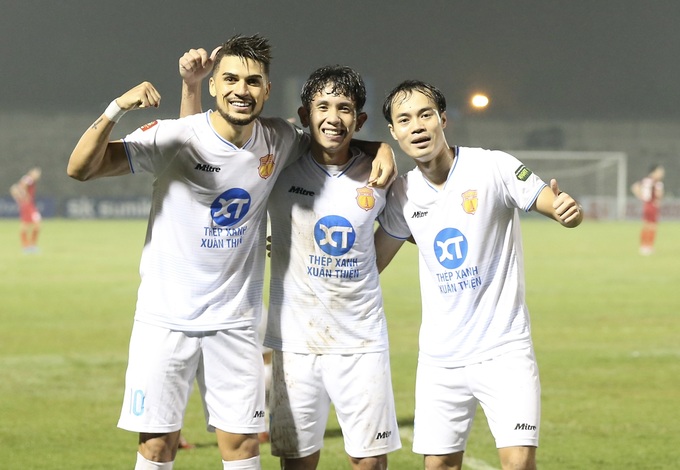 Nam Định còn phải chờ kết quả trận Bình Định vs Hà Nội FC.