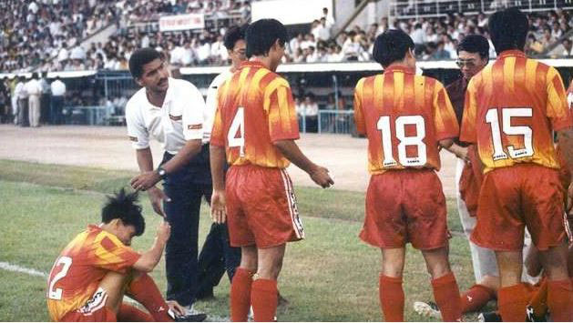 Trang phục đội tuyển bóng đá Việt Nam tại Cúp Độc lập 1994. Ảnh: Sĩ Huyên