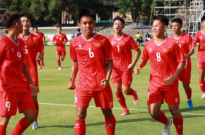 Niềm vui của U16 Việt Nam sau chiến thắng đậm đà - Ảnh: Phan Hồng 