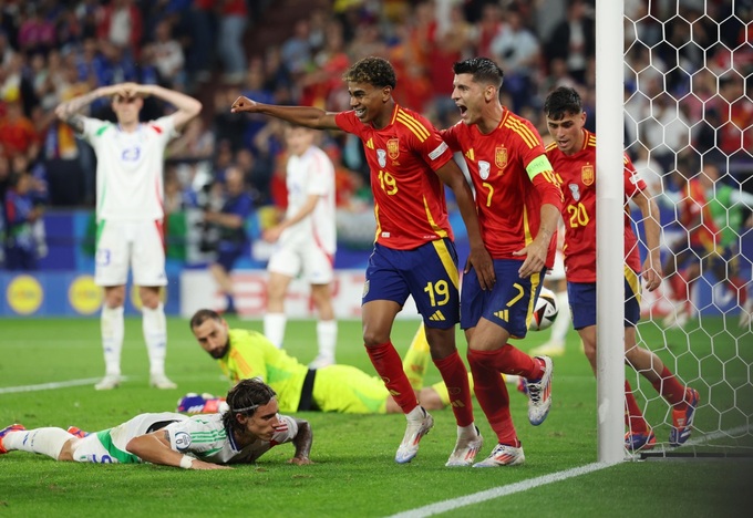 Tây Ban Nha vượt qua "bảng từ thần" sau chiến thắng 1-0 trước Italia