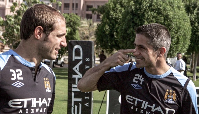Dù chỉ chơi cùng nhau 1 mùa ở Man City, nhưng Sylvinho và Zabaleta nhanh chóng trở nên thân thiết.