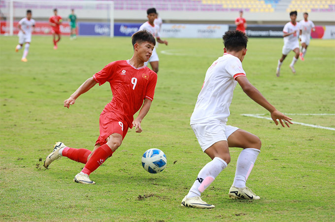 U16 Việt Nam chơi áp đảo trước U16 Myanmar - Ảnh: Phan Hồng 