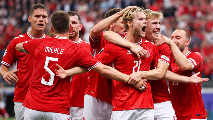 Đan Mạch có cơ hội trước Đức