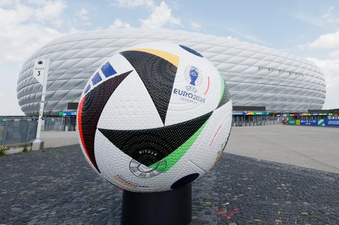 UEFA đặt ra nhiều yêu cầu với nước đăng cai EURO 2024.