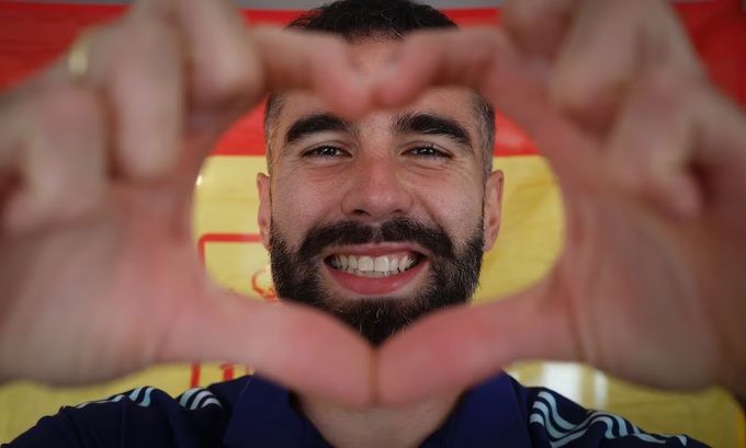 Carvajal đang có kỳ EURO đầu tiên trong màu áo ĐT Tây Ban Nha.